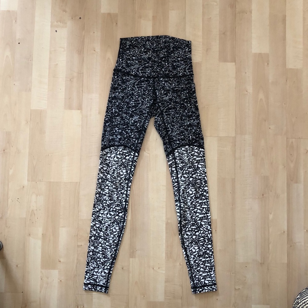 Lulu Lemon high waisted wunder under - sz 4